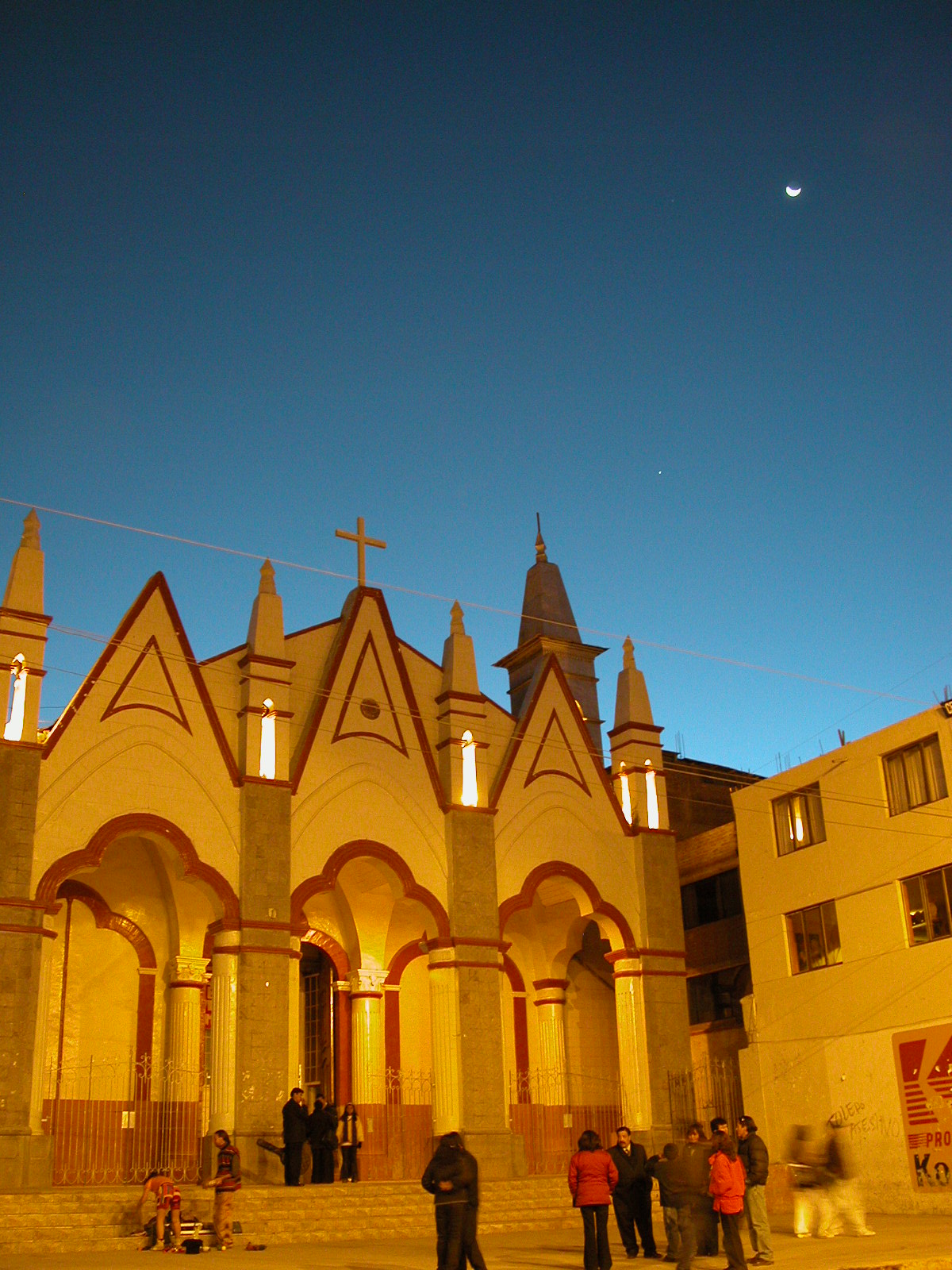 puno church w moon.jpg